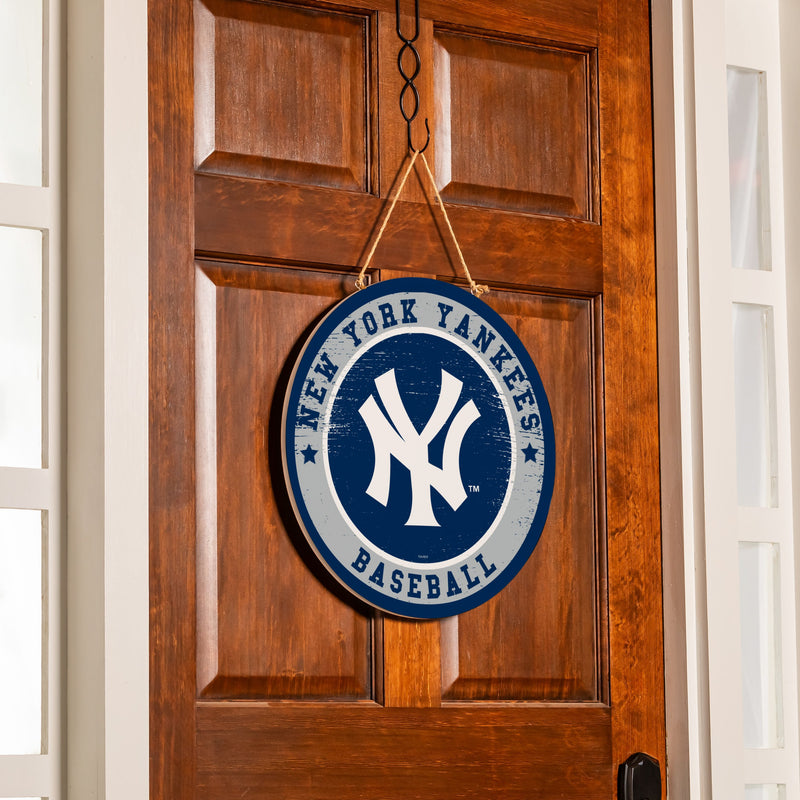 New York Yankees Round Door Decor with Hanging Rope, 18x18