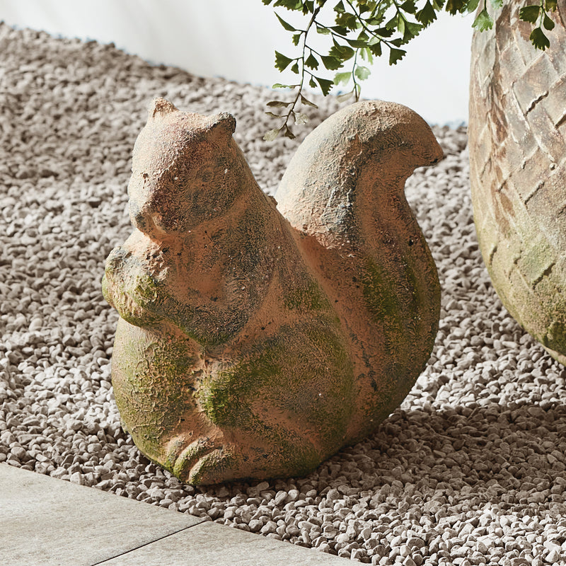 NAPA Home & Garden, WEATHERED GARDEN SQUIRREL,N5DJ79