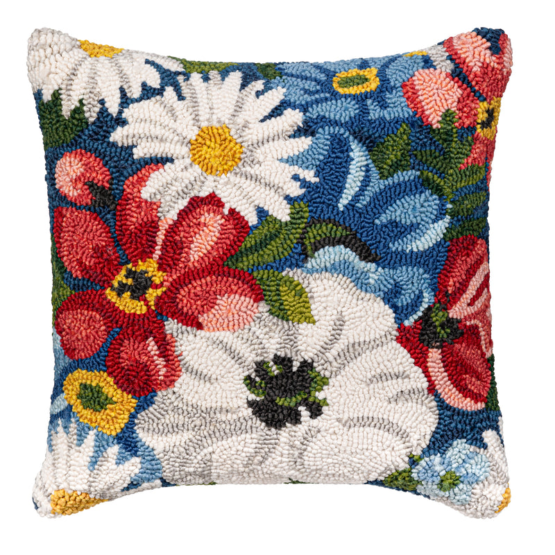 American Classic Indoor/Outdoor Hooked Pillow 18"x18"