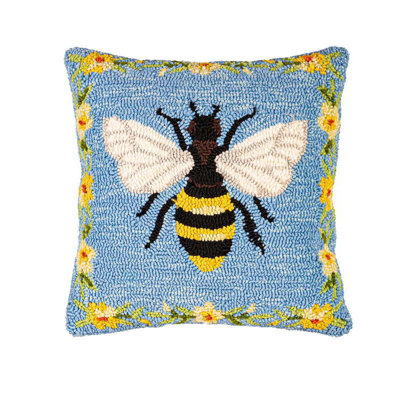 Indoor/Outdoor Bee Hooked Polypropylene Throw Pillow 18"x18"