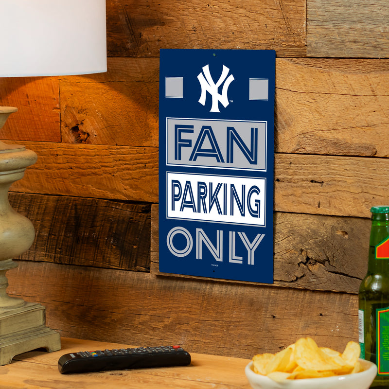 New York Yankees Fan Parking USA Metal Wall Sign, 7.5" x 11.5"