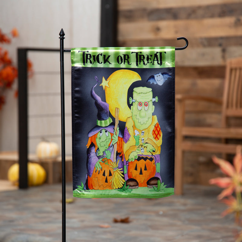 Scary Trick or Treat Lustre Garden Flag,14lu11959