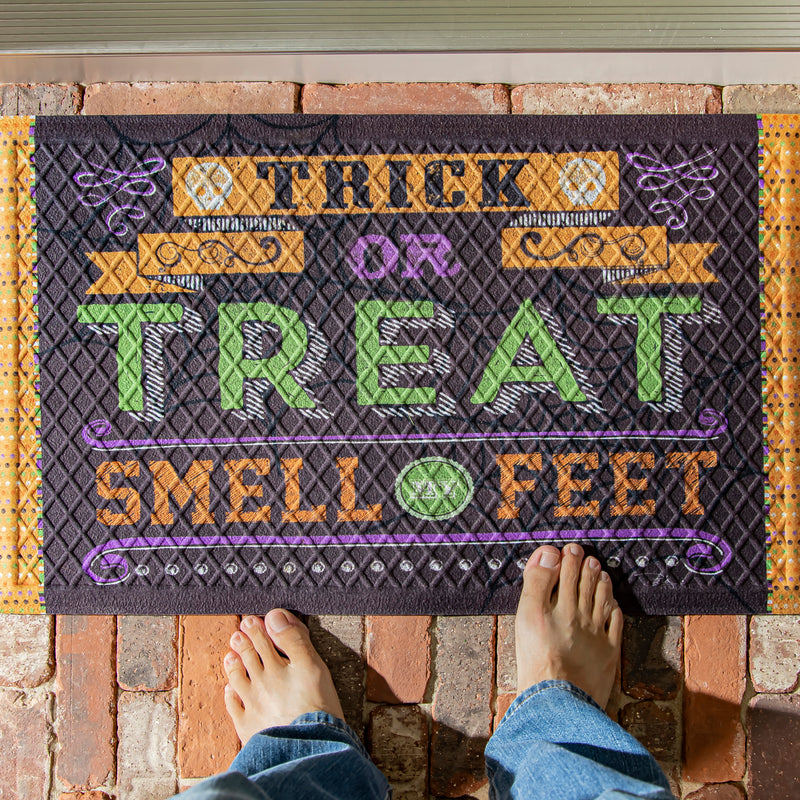 Trick or Treat Smell My Feet Embossed Floor Mat,41em2706