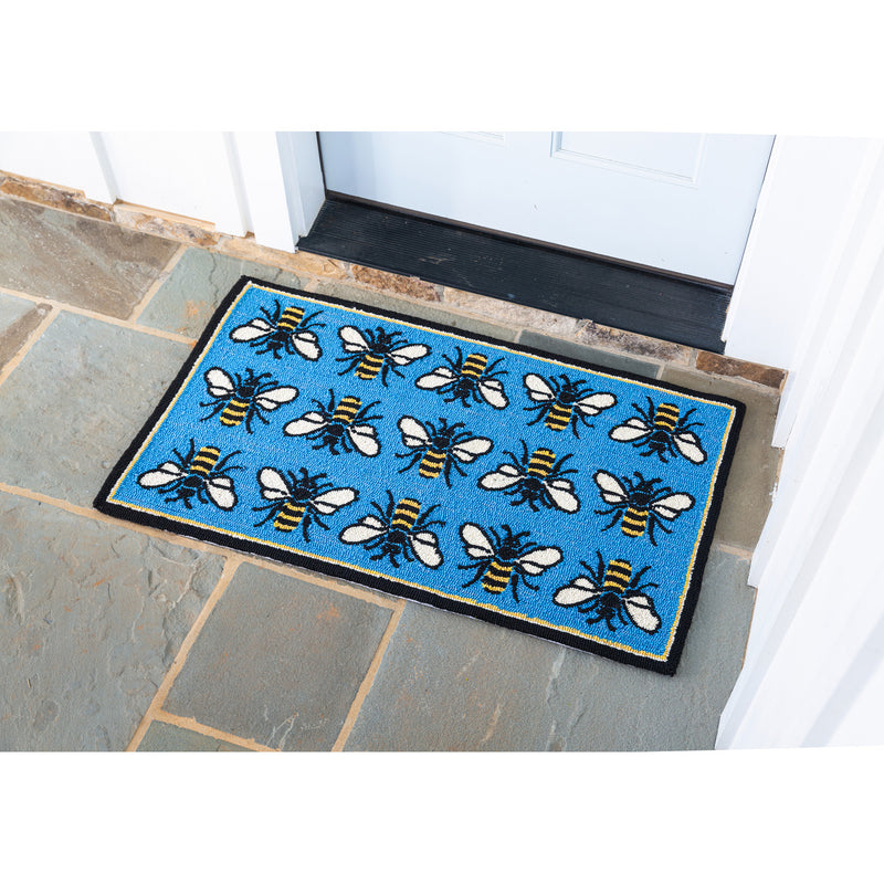 Indoor/Outdoor Busy Bee Hooked Polypropylene Accent Rug 24"x42",42"x24"x0.5"inches